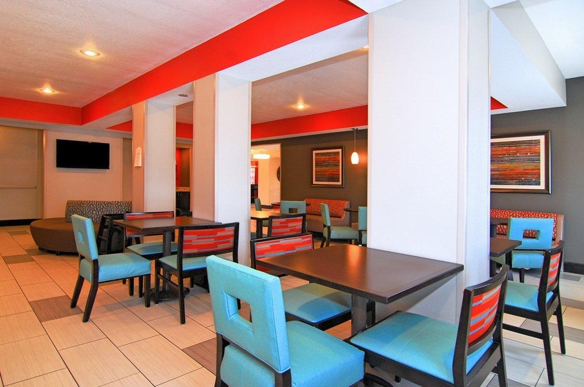 Hotel Holiday Express E - Commons Mall Area By Ihg 2*